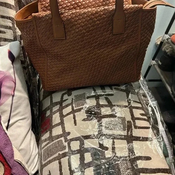 Tory Burch Tote in beautiful brown. New without tugs. - Picture 2 of 6